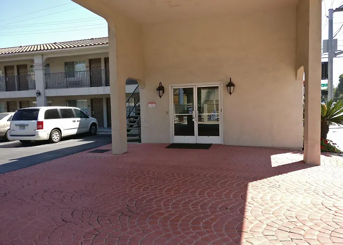 Burbank Inn And Suites