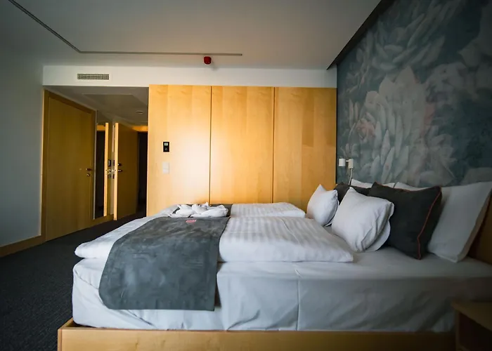 Eleven Business & Sport Hotel