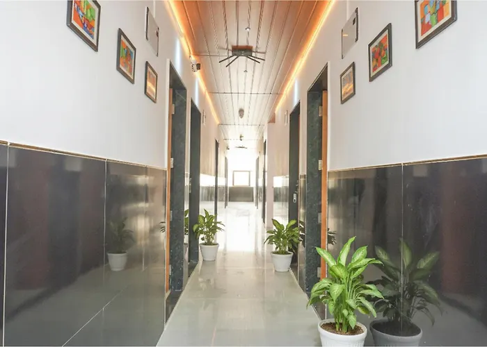 Fabhotel Prime Esta Inn - Nr Novotel Pune Nagar Road, Viman Nagar