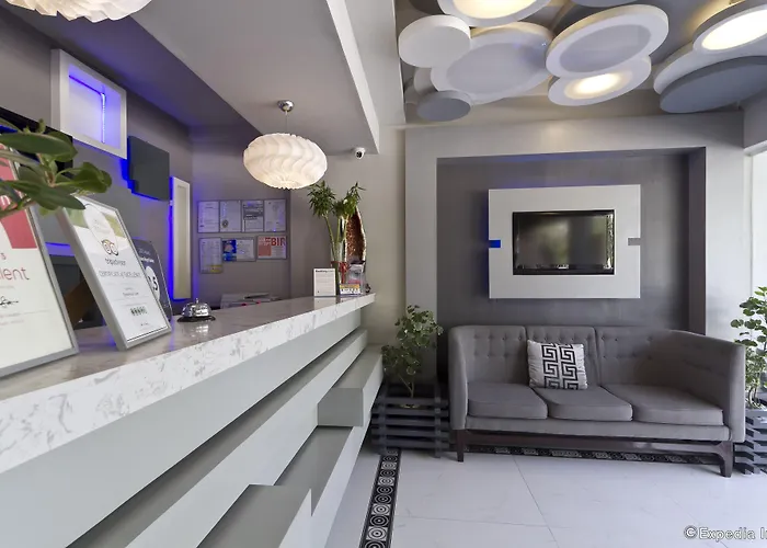 Eloisa Royal Suites