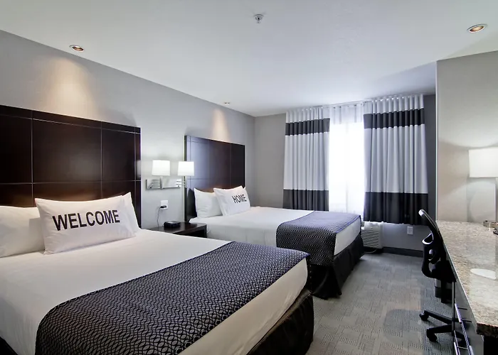 Home Inn & Suites Regina Airport