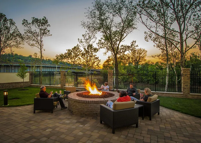 Courtyard By Marriott Charleston Downtown/Civic Center