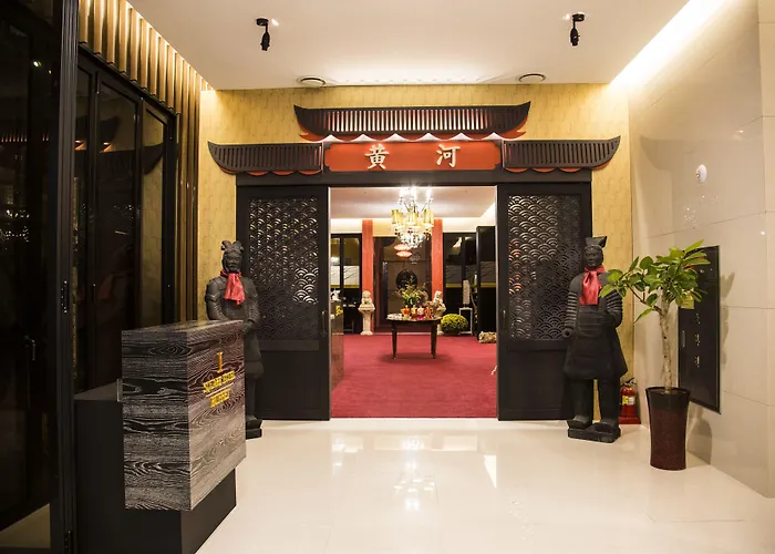 I Square Hotel