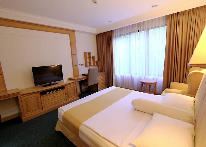 Harmoni Suites Hotel