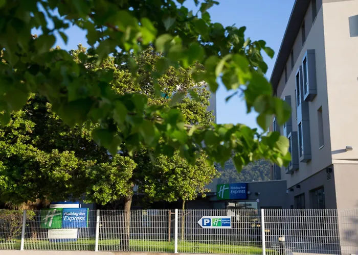 Holiday Inn Express Toulon - Est By Ihg