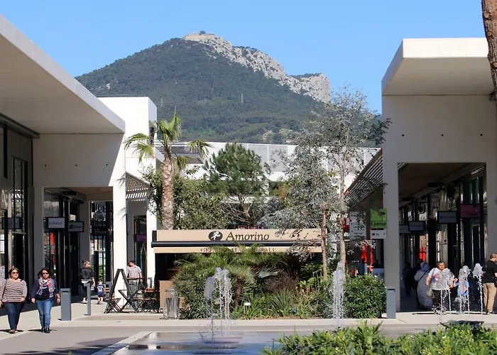 Holiday Inn Express Toulon - Est By Ihg