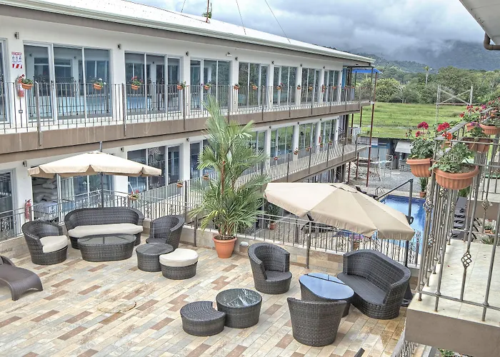Beachfront Hotel Tramonto