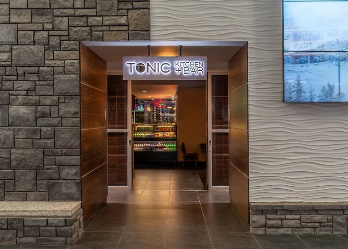Applause Hotel Calgary Airport By Clique