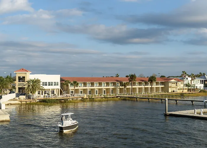 Marker 8 Hotel And Marina
