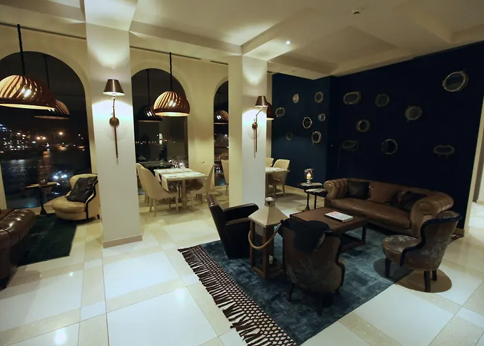SeePort Hotel