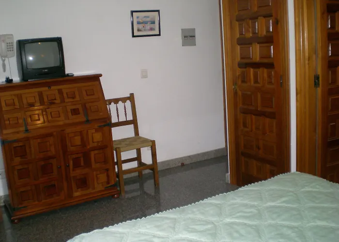 Hotel Puerta Romeros