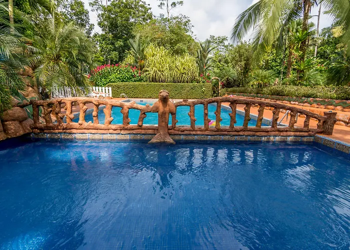 Ara Ambigua Lodge