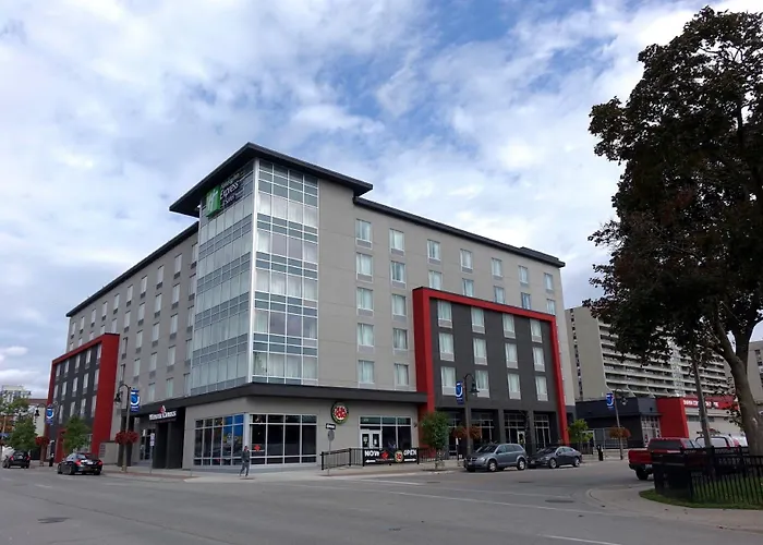 Holiday Inn Express & Suites Oshawa Downtown - Toronto Area By Ihg
