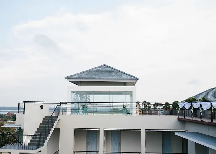 Mahogany Hotel
