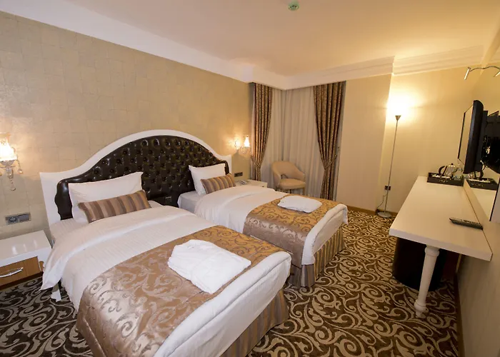 Golden Deluxe Hotel
