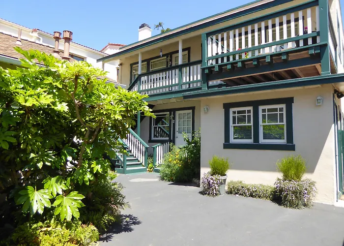 Briarwood Inn