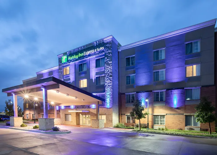 Holiday Inn Express & Suites Manhattan By Ihg