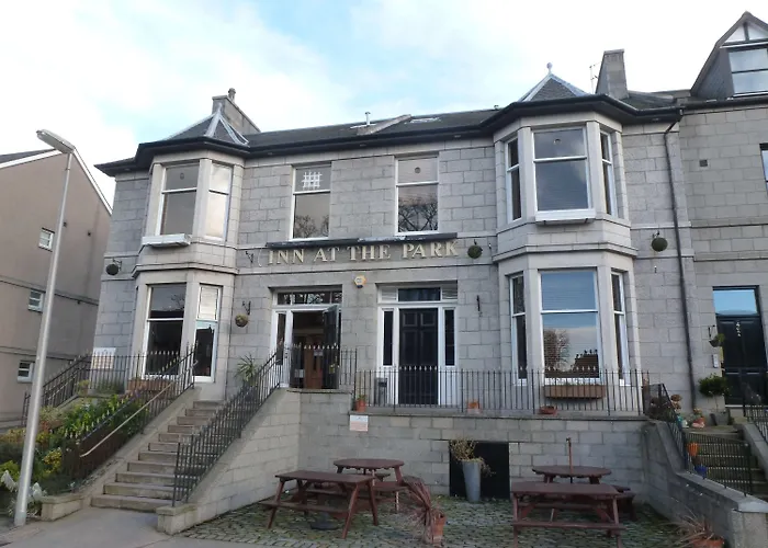 Inn At The Park Hotel