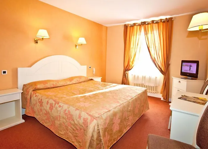 Hotel Restaurant Plaisance-Piscine Couverte Et Chauffee- Proche Sarlat-