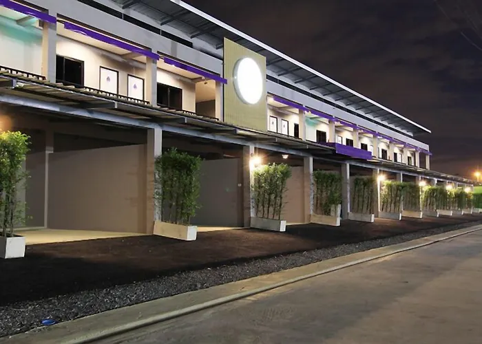 Eazy Motel B.A.N.G.N.A