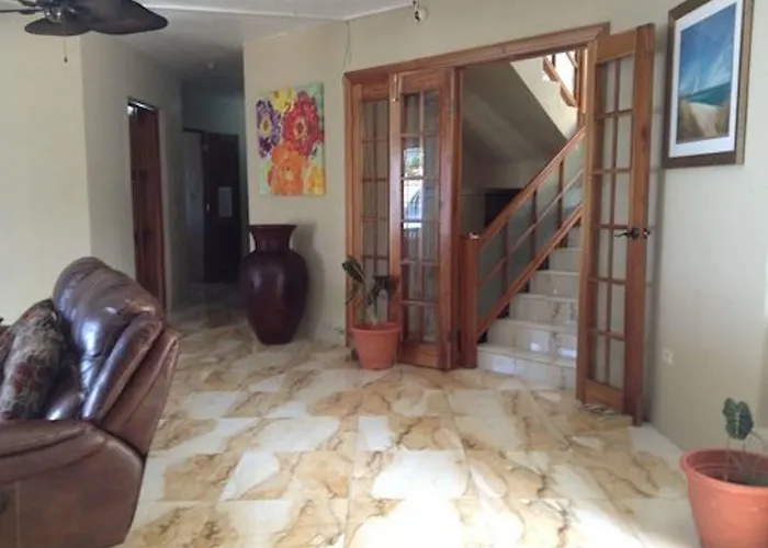 Waters Edge Guest House Montego Bay