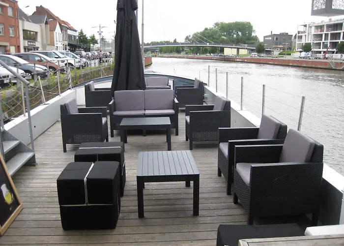 Hotel Restaurant Brasserie Feestzaal Ahoi, Kortrijk
