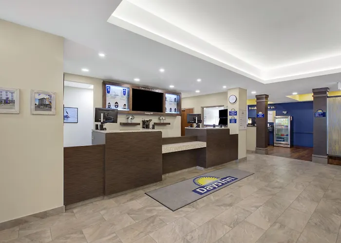 Days Inn & Suites By Wyndham Lindsay