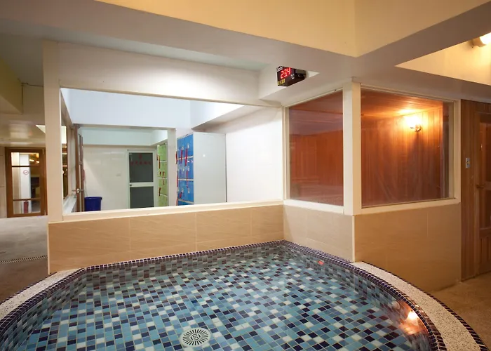 Champagne Hotel