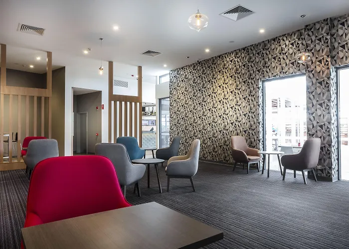Ibis Mackay