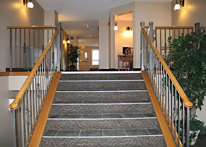 Misty Mountain Inn & Suites