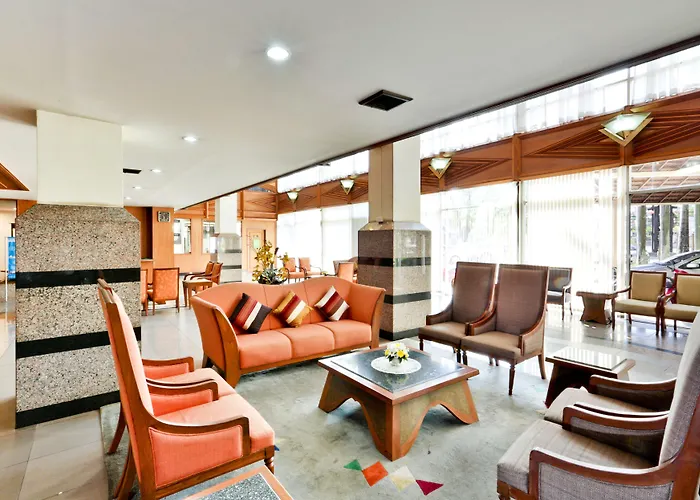 Charoen Hotel