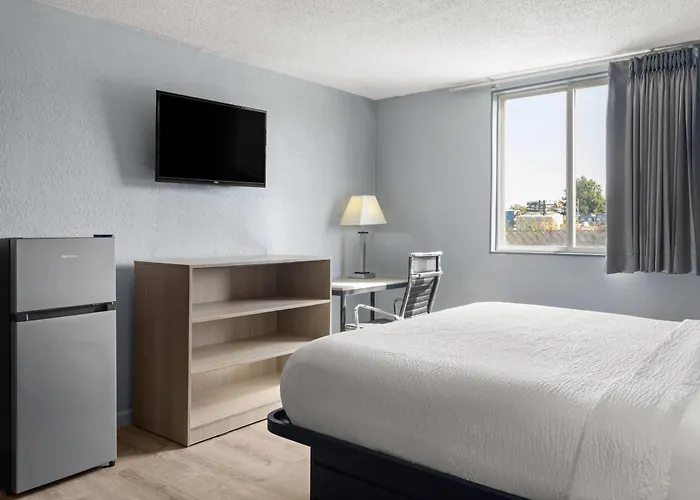 Super 8 By Wyndham Fort Wayne