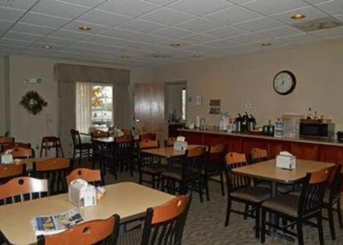 Paola Inn&Suites