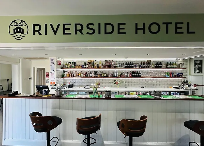 Riverside Hotel