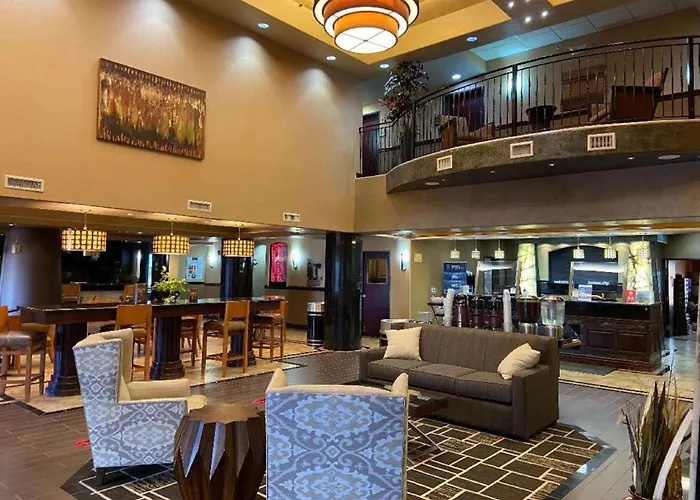 Best Western Plus Kc Speedway Inn & Suites