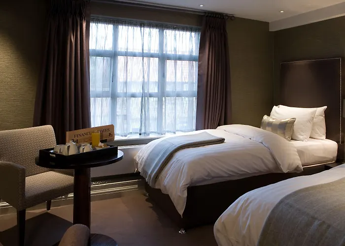 Castle Hotel & Apartments