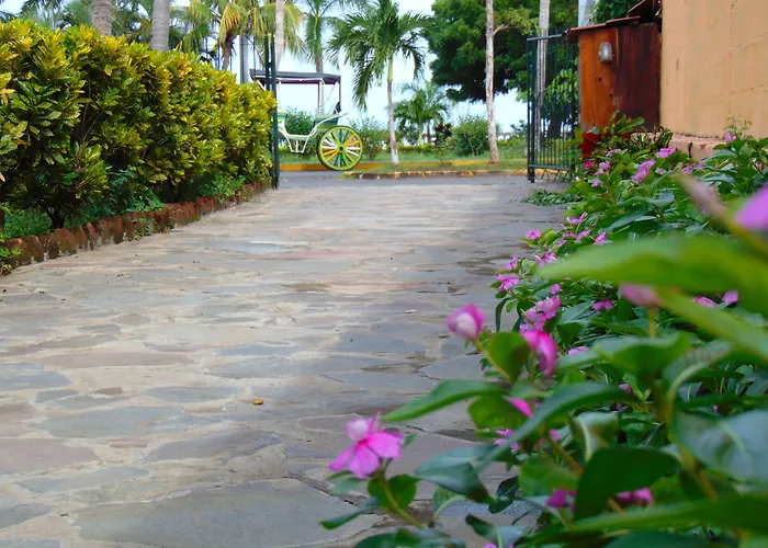 Hotel El Maltese - Lakefront