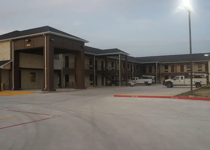Lux Inn And Suites