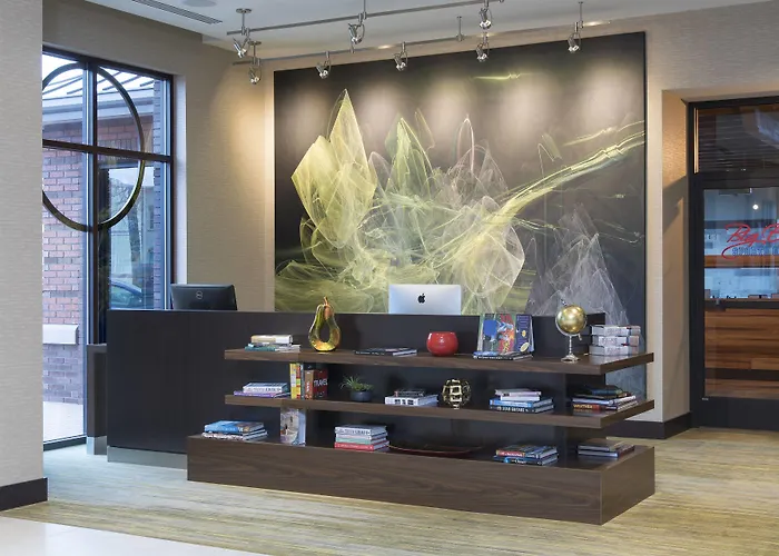 Courtyard By Marriott Holland Downtown Hotel