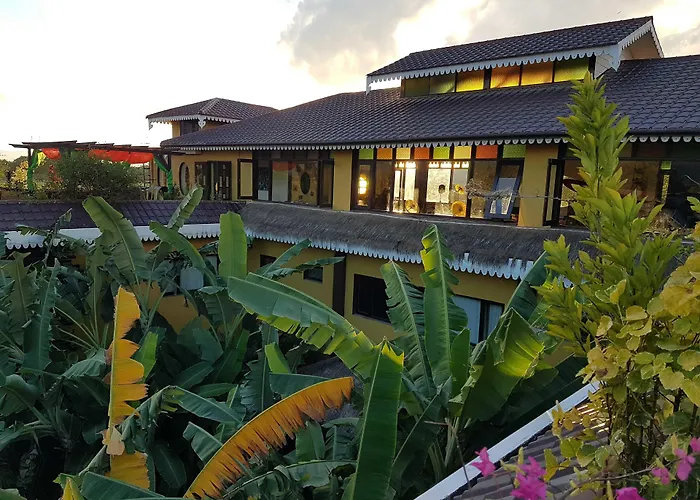 Thanakha Inle Hotel