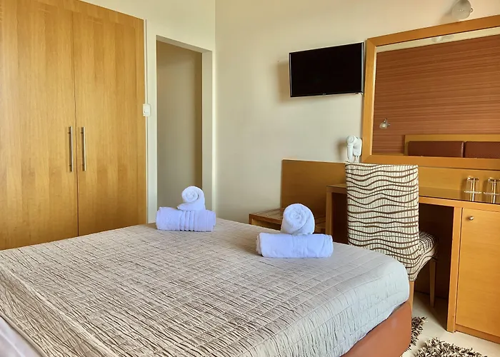 Hotel Flisvos