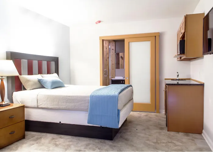 Chateau Suites