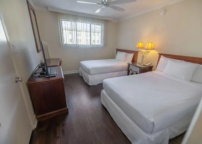Cal Mar Hotel Suites