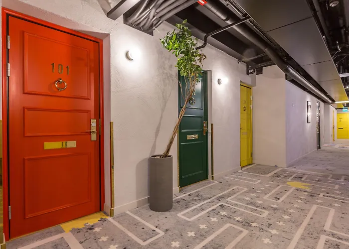 Hotel With Urban Deli