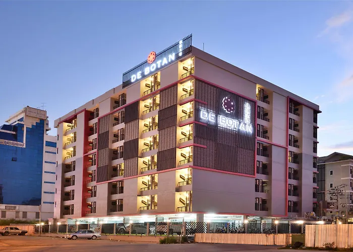 De Botan Srinakarin Hotel & Residence