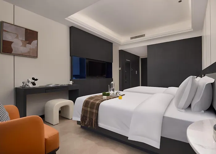 Kw Sky View Hotel -Chongqing Jiefangbei Pedestrian Street Hongyadong Branch