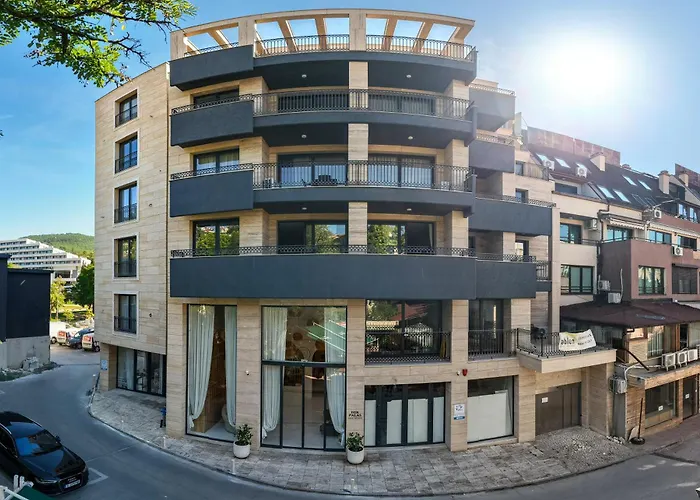 Nik Palas Luxury Residence
