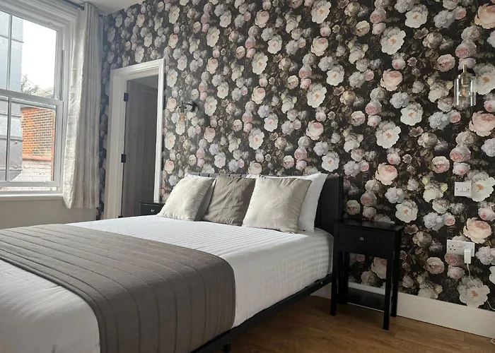 Sarah Hotel