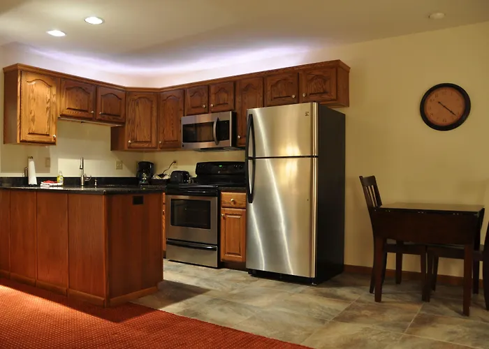 Shepherd Mountain Inn & Suites