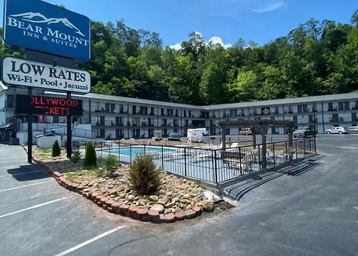 Bear Mount Inn & Suites